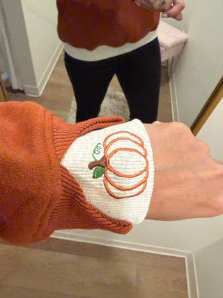 Double cuff designed embroidered pumpkin pullover