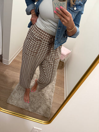 Brown gingham ankle barrel pant